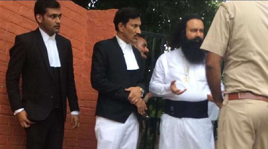 पंजाब चुनाव से 13 दिन पहले राम रहीम को मिली फरलो, हरियाणा जेल से छिपाकर बाहर निकाला गया डेरा प्रमुख