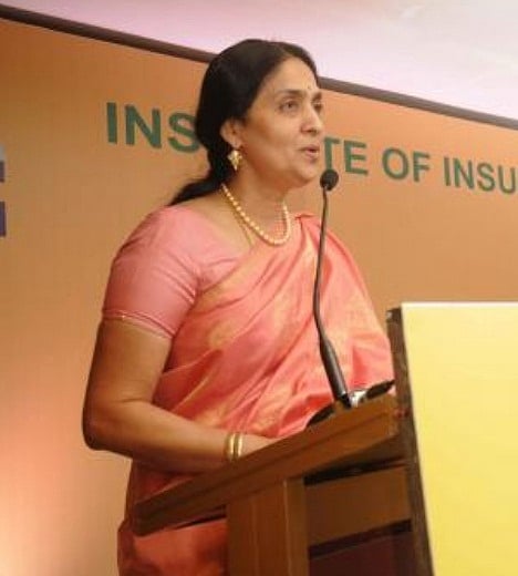 एनएसई की पूर्व सीईओ चित्रा रामकृष्ण के आवास पर आईटी का छापा, NSE की गुप्त जानकारियां साझा करने का आरोप

