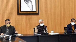 बिहारः नीतीश सरकार ने सभी कोरोना पाबंदियों को हटाने का फैसला लिया, 14 फरवरी से हटेंगे सारे प्रतिबंध