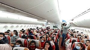 यूक्रेन में फंसे भारतीयों को लेकर दिल्ली पहुंची 5वीं फ्लाइट, 249 नागरिकों की हुई वतन वापसी
