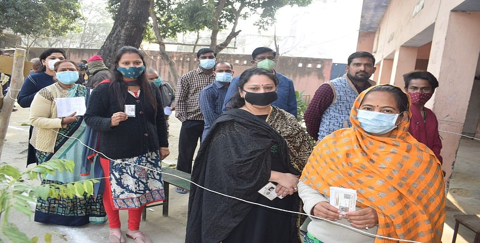 UP Election Phase 6 Voting: यूपी में छठे चरण की वोटिंग जारी, अब तक इतना प्रतिशत मतदान 