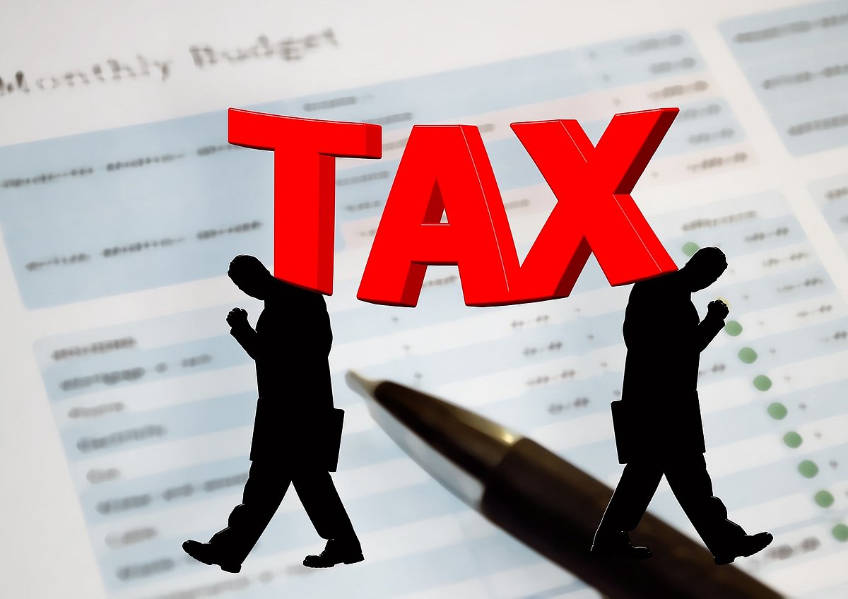 Budget 2022: आम लोगों को झटका! करदाताओं को मिली मायूसी, टैक्स स्लैब में नहीं हुआ कोई बदलाव