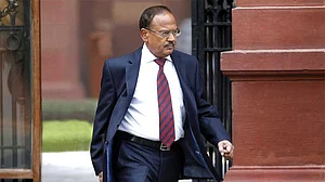 NSA अजीत डोभाल के आवास में घुसे शख्स को रिमोट से किया जा रहा था कंट्रोल! जानें उसने पुलिस को और क्या कहा