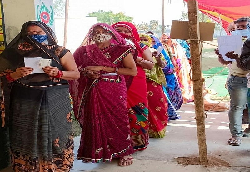 यूपी चुनावः पांचवें चरण में 61 सीटों पर वोटिंग खत्म, शाम 5 बजे तक 53.93 फीसदी मतदान