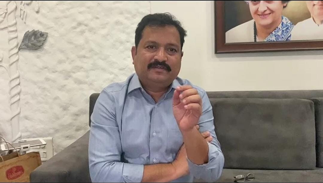 'देवेंद्र फडणवीस ने महाराष्ट्र में 'गुजरात जासूसी मॉडल' किया लागू', कांग्रेस ने की जांच की मांग
