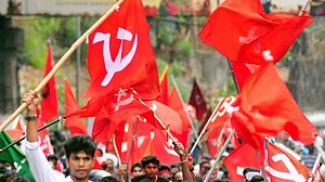 केरल में सीपीएम आयोजित करेगी राज्य सम्मेलन, कोरोना मामलों की संख्या में गिरावट आते ही फैसला