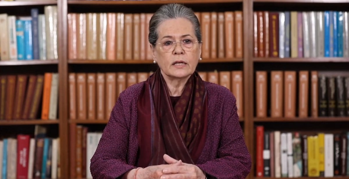 कांग्रेस अध्यक्ष सोनिया गांधी निकलीं कोरोना पॉजिटिव, खुद को किया आइसोलेट, सुरजेवाला ने बताया- कैसी है उनकी तबीयत