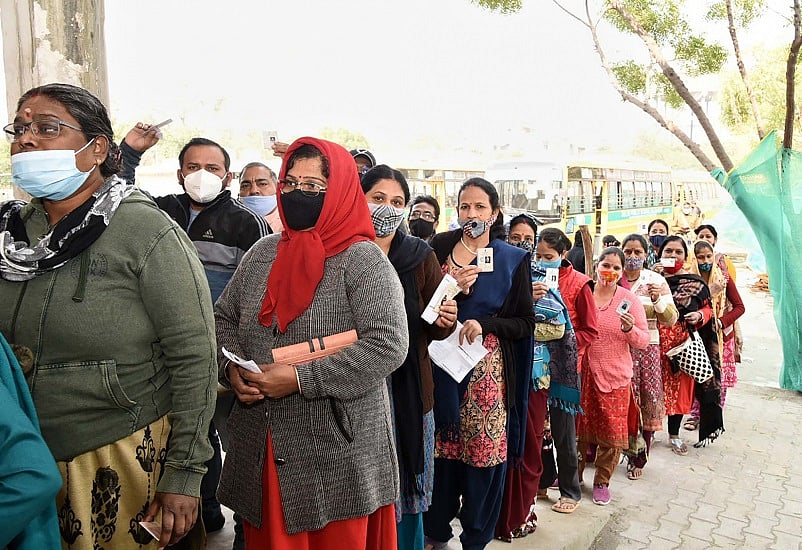 UP Election Phase 1 Voting Live: पहले चरण में 60.17 फीसदी मतदान, BJP ने 50 से ज्यादा सीट जीतने का कर दिया दावा