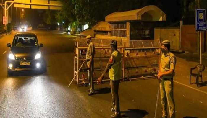 यूपी चुनाव के बीच योगी सरकार का बड़ा फैसला! नाइट कर्फ्यू हटाने का ऐलान, कोरोना के घटते मामलों के चलते लिया फैसला 