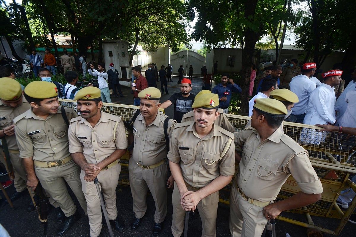 यूपी: दलितों की बारात पर हमले के बाद मचा बवाल! झड़प के बाद गांव में फैला तनाव, पुलिसबल तैनात
