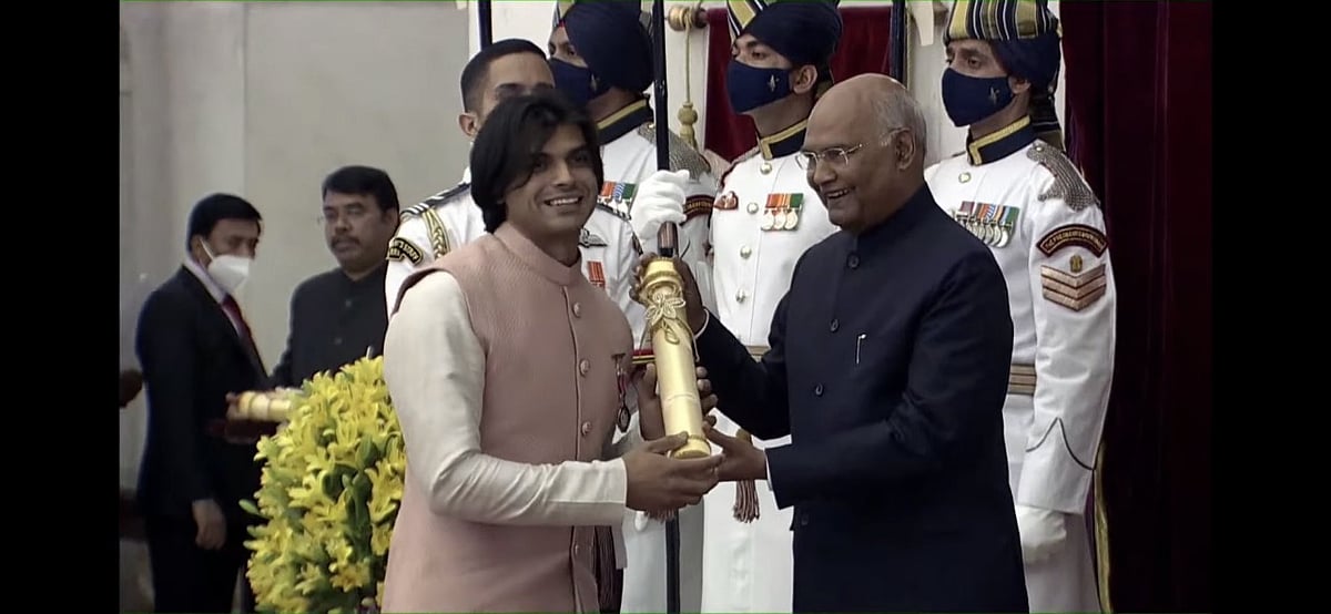 खेल की खबरें: स्वर्ण पदक विजेता नीरज चोपड़ा को मिला पद्म श्री और IPL 15 के लिए CSK से जुड़ा ये 'तूफानी' बल्लेबाज   