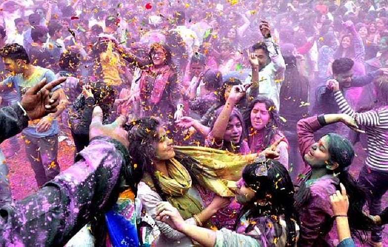 बिहार में एक ऐसा गांव भी है, जहां नहीं मनाई जाती होली, अनजाने भय से घरों में पकवान भी नहीं बनते