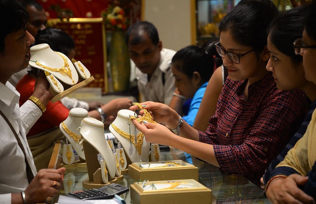 रूस-यूक्रेन युद्ध के बीच सोने-चांदी के दाम में जबरदस्त उछाल, सातवें आसमान पर पहुंची कीमतें, जानें नए रेट्स