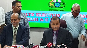 केंद्र सरकार के निर्देश पर टला दिल्ली में नगर निगम चुनाव? आप बोली- आज का दिन लोकतंत्र की हत्या का दिन