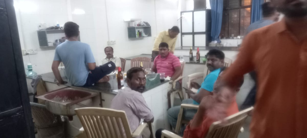 ठाणे में हैरान करने वाली घटना, मुर्दाघर में पोस्टमाटर्म करने वाली मेज पर छलकाए जा रहे थे जाम! पत्रकार ने किया सवाल तो...