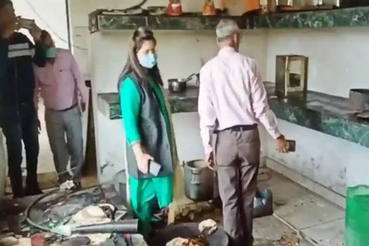 बुलंदशहर: पॉलिटेक्निक कॉलेज के हॉस्टल में ब्लास्ट, गैस सिलेंडर फटने से 15 झुलसे, 2 की हालत गंभीर