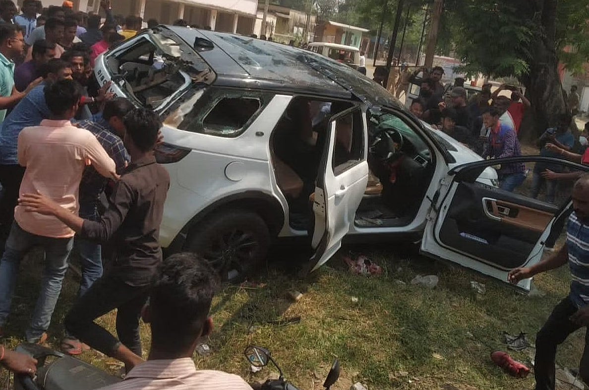 ओडिशा में लखीमपुर खीरी जैसी घटना, विधायक ने भीड़ पर चढ़ाई कार, दस पुलिस कर्मी समते कई घायल  