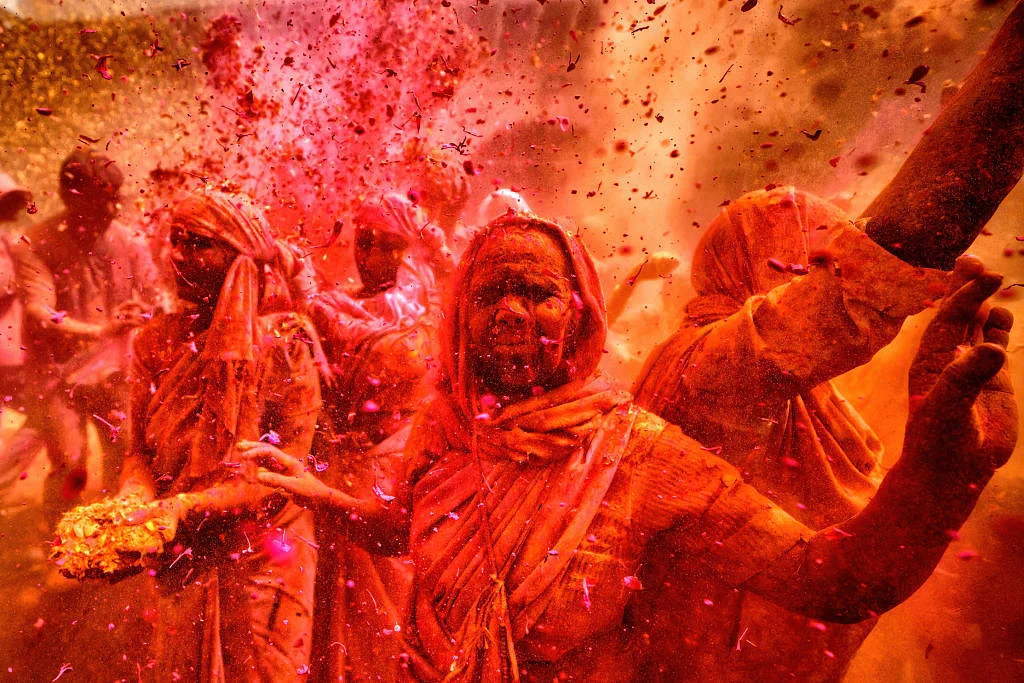 व्यंग्य-उछंग: चुनाव, होली और हेल्दी हिदायतें