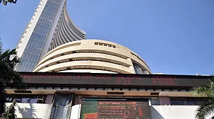 अर्थजगत की खबरें: शेयर बाजार में लगातार तीसरे दिन गिरावट, यूक्रेन परमाणु संयंत्र पर हमले के बाद एशियाई स्टॉक गिरा