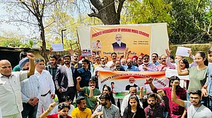 यूक्रेन से वापस लौटे छात्र जंतर-मंतर पर जुटे, सरकार के सामने रखी भविष्य से जुड़ी समस्या