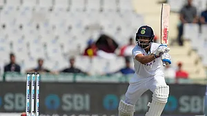 IND vs SL Test: पहले दिन का खेल खत्म, कोहली के 100वें टेस्ट में छाए पंत, मजबूत स्थिति में भारत