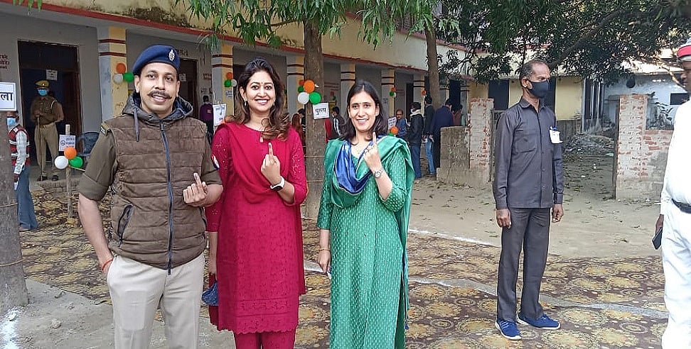 UP Election Phase 6 Voting Live: छठे चरण में 57 सीटों पर मतदान संपन्न, शाम 5 बजे तक 53.31 फीसदी वोटिंग 