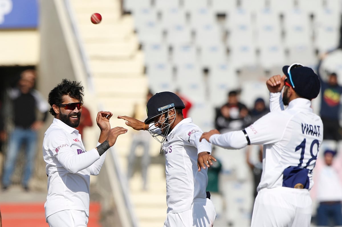 IND vs SL, 1st Test, Day 2: जडेजा के शतक से श्रीलंका के खिलाफ मजबूत स्थिति में भारत, स्टंप तक SL का स्कोर 108/4 