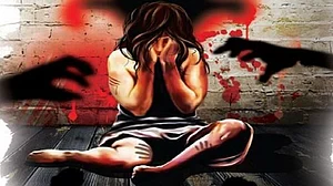 गाजीपुर गैंगरेप केस में दिल्ली महिला आयोग का पुलिस को नोटिस, कहा- किसी भी हाल में नहीं बचने चाहिए रेपिस्ट