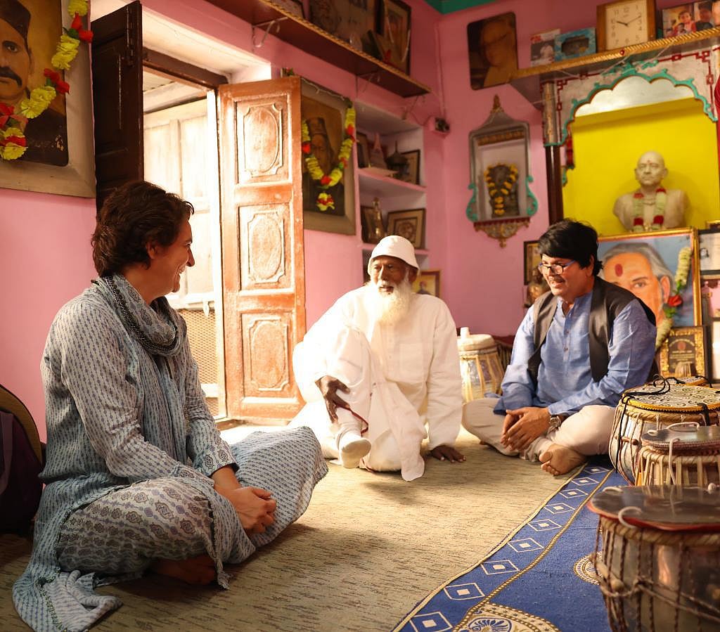 UP Election 2022: वाराणसी के कबीर चौरा मठ पहुंचीं कांग्रेस महासचिव प्रियंका गांधी, अगले 3 दिन तक करेंगी प्रवास 