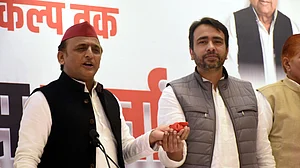 यूपी चुनाव: गठबंधन की जिस नाव पर सवार हो बीजेपी सत्ता तक पहुंची थी, उसी पर अखिलेश ने इस बार खींच दी बड़ी लकीर