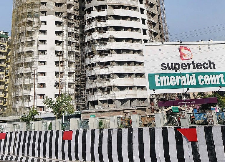 अर्थजगत की खबरें: सुपरटेक दिवालिया घोषित, 25 हजार घर खरीदार फंसे, लगातार तीसरे दिन फिसला शेयर बाजार