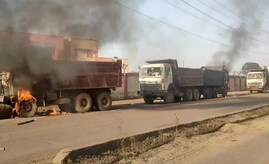 झारखंड के टंडवा में NTPC प्लांट के बाहर पुलिस और ग्रामीणों में भिड़ंत, 27 लोग घायल, एक दर्जन गाड़ियां स्वाहा