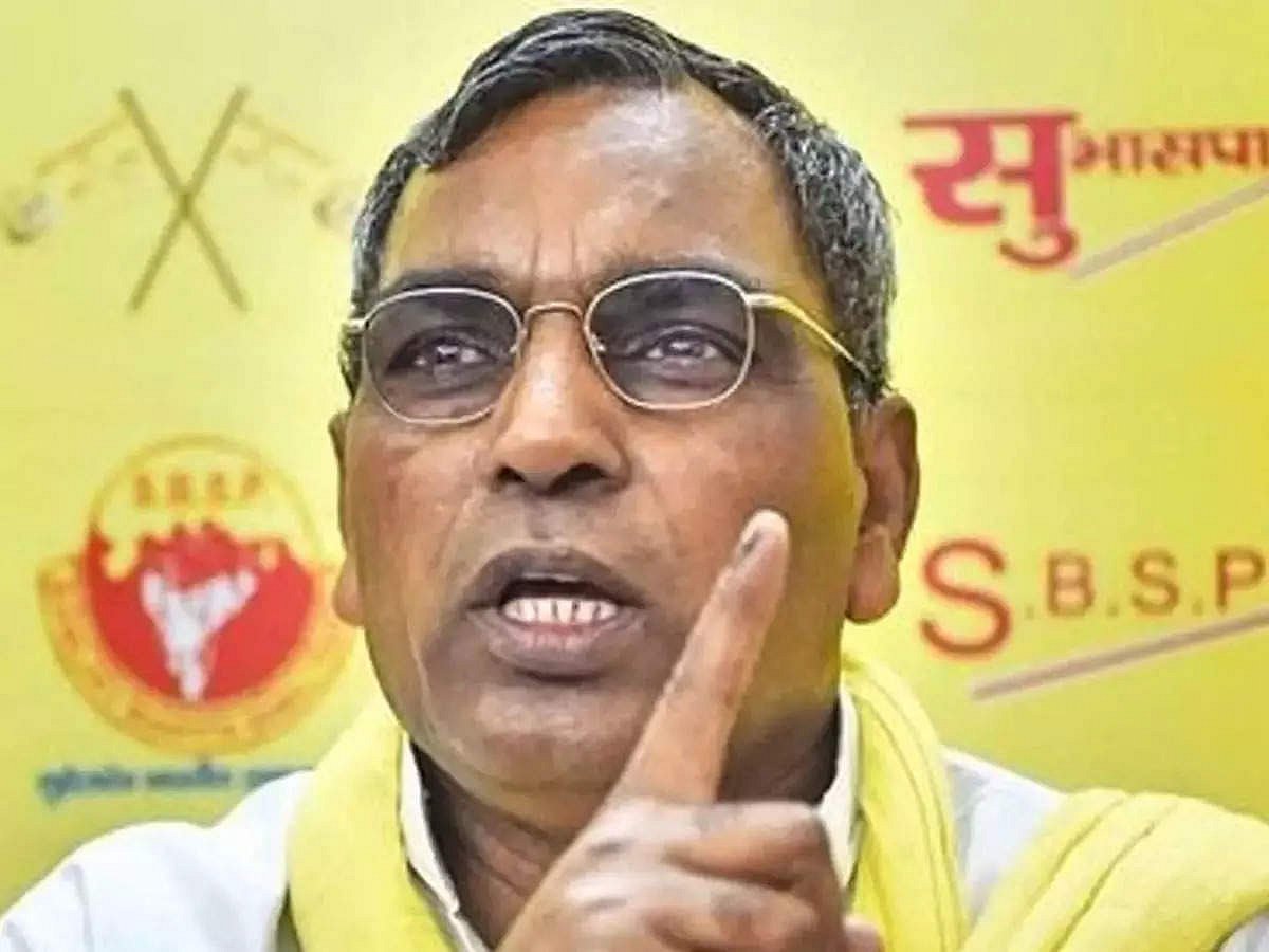 EVM के मूवमेंट पर बवाल: राजभर ने कहा- BJP हताश होकर फर्ज़ी तरीके से गड़बड़ी करने में जुटी, अखिलेश भी उठा चुके हैं सवाल