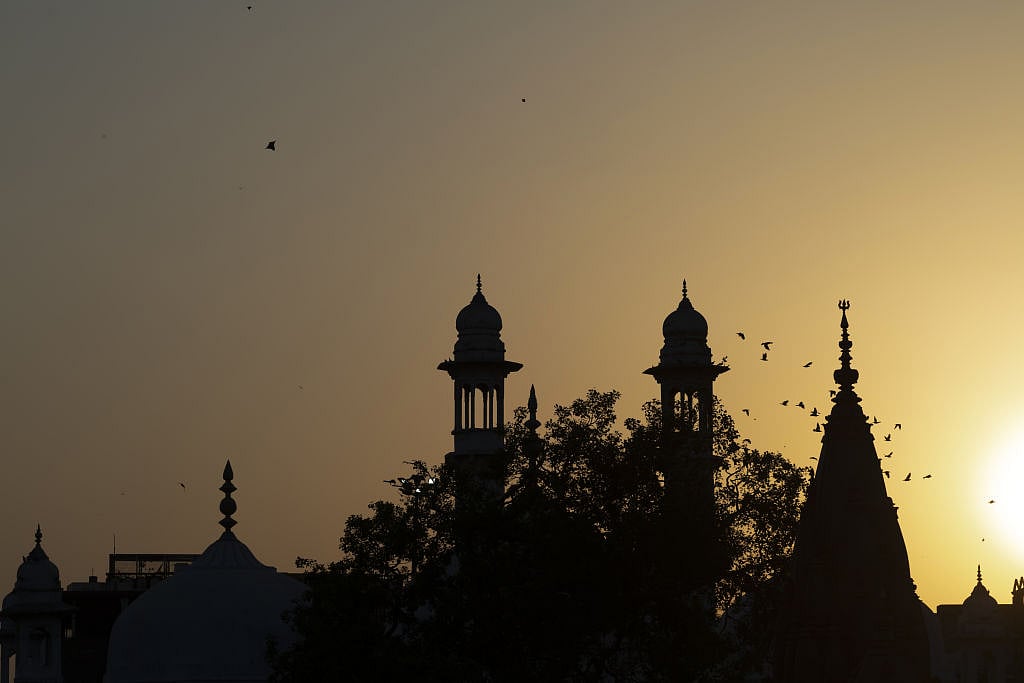 आकार पटेल का लेख: विधानसभा चुनाव के नतीजे तय कर देंगे कि रोजगार और अर्थव्यवस्था अहम हैं या फिर धर्म-जाति की राजनीति