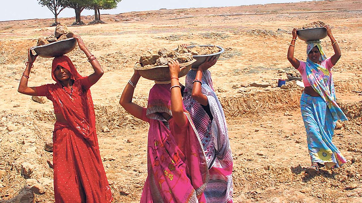 मनरेगा मजदूरी बढ़ोत्तरी के नाम पर केंद्र का मजदूरों से मजाक, प्रतिदिन दिहाड़ी में बढ़ाए 4 से 21 रुपए प्रतिदिन