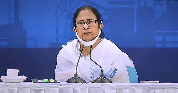 बड़ी खबर LIVE: ममता बनर्जी के विमान के साथ हादसा होते-होते बचा, हवा में चार्टर्ड प्लेन के सामने आया विमान