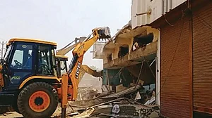 मुसलमानों के घरों पर बुलडोजर चलाने के खिलाफ सुप्रीम कोर्ट में याचिका, जमीयत ने बताया निशाना बनाने की साजिश