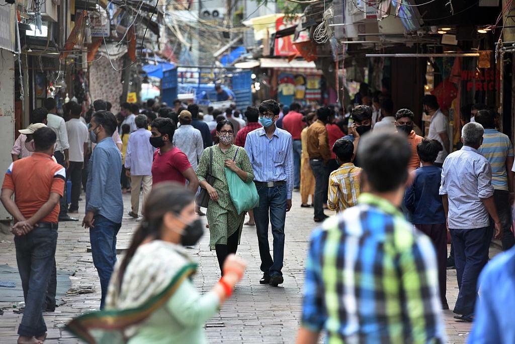 दिल्ली में फिर से पाबंदियां, मास्क न लगाने पर 500 रुपए का जुर्माना, कोरोना के बढ़ते केस के बीच फैसला