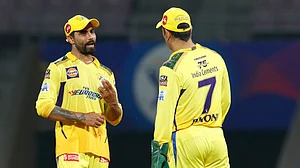 खेल की खबरें: ENG के टेस्ट कोच की रेस में सबसे आगे है इस पूर्व खिलाड़ी का नाम और CSK को लग सकता है बड़ा झटका