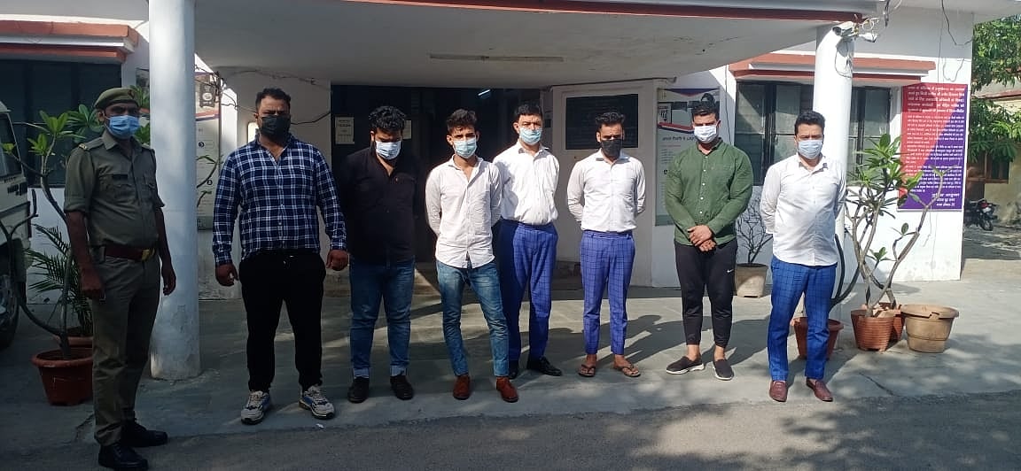 नोएडा बार विवाद मामले में सात गिरफ्तार, दो अब भी फरार, सील किया गया बार