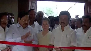 DMK ने दिल्ली में नए कार्यालय 'अन्ना-कलैगनार अरिवलयम' का उद्घाटन किया, सोनिया गांधी रहीं मौजूद