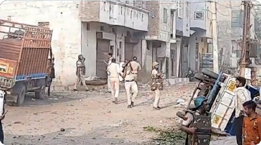 करौली हिंसा: उग्र भीड़ के सामने डटकर खड़ी हुई मधूलिका सिंह, 15 मुस्लिमों की बचाई जान  