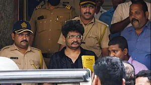 पवार के घर हमले के मामले में सतारा पुलिस ने वकील को किया गिरफ्तार, जांच में चौंकाने वाले खुलासे
