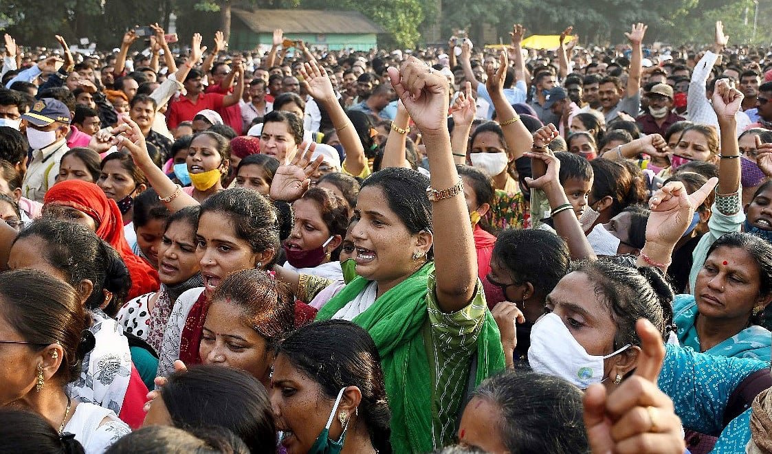 शरद पवार के घर पर हमले के मामले में भी शक की सुई देवेंद्र फडणवीस की ओर