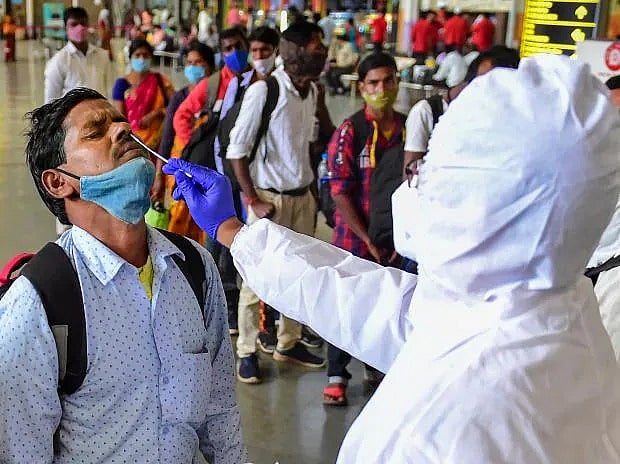 वीडियो: हो जाएं अलर्ट! भारत में कोरोना फिर दिखा सकता है कहर, दैनिक मामलों में 90 प्रतिशत उछाल! मचा हड़कंप    