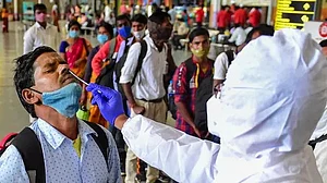 वीडियो: हो जाएं अलर्ट! भारत में कोरोना फिर दिखा सकता है कहर, दैनिक मामलों में 90 प्रतिशत उछाल! मचा हड़कंप