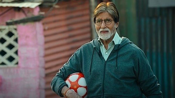 सिनेजीवन: बिग बी की 'झुंड' इस दिन OTT पर  होगी स्ट्रीम और तंबाकू ब्रांड का एड करने पर अक्षय ने मांगी माफी 