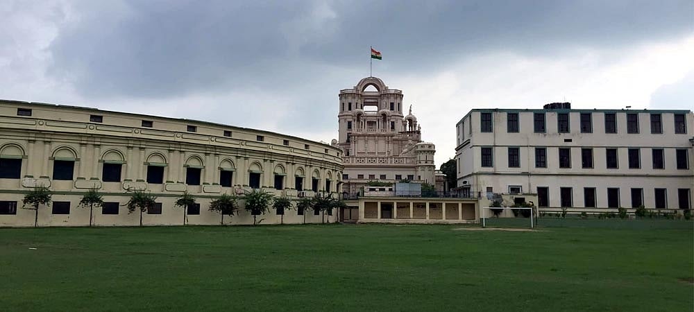 यूपी: ला मार्टिनियर कॉलेज की दो छात्रा निकली कोरोना पॉजिटिव, कैंपस बंद, मचा हड़कंप 