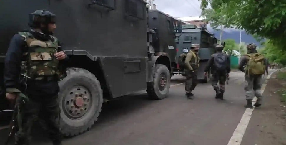 जम्मू में CISF के 15 जवानों को ड्यूटी पर ले जा रही बस पर बड़ा आतंकी हमला, ASI शहीद, दो अन्य घायल