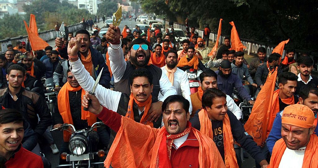 नवरात्र के पवित्र पर्व को बनाया जा रहा सांप्रदायिक ध्रुवीकरण का हथियार, देश को झुलसाने में लगे संघ-बीजेपी